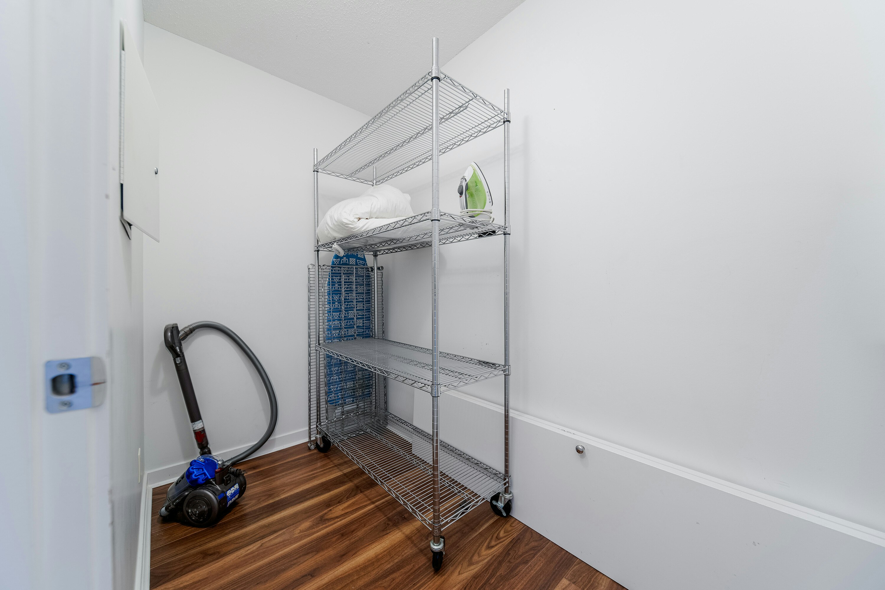 301-689 Abbott Street, Vancouver, BC, V6B 0J2 - 16