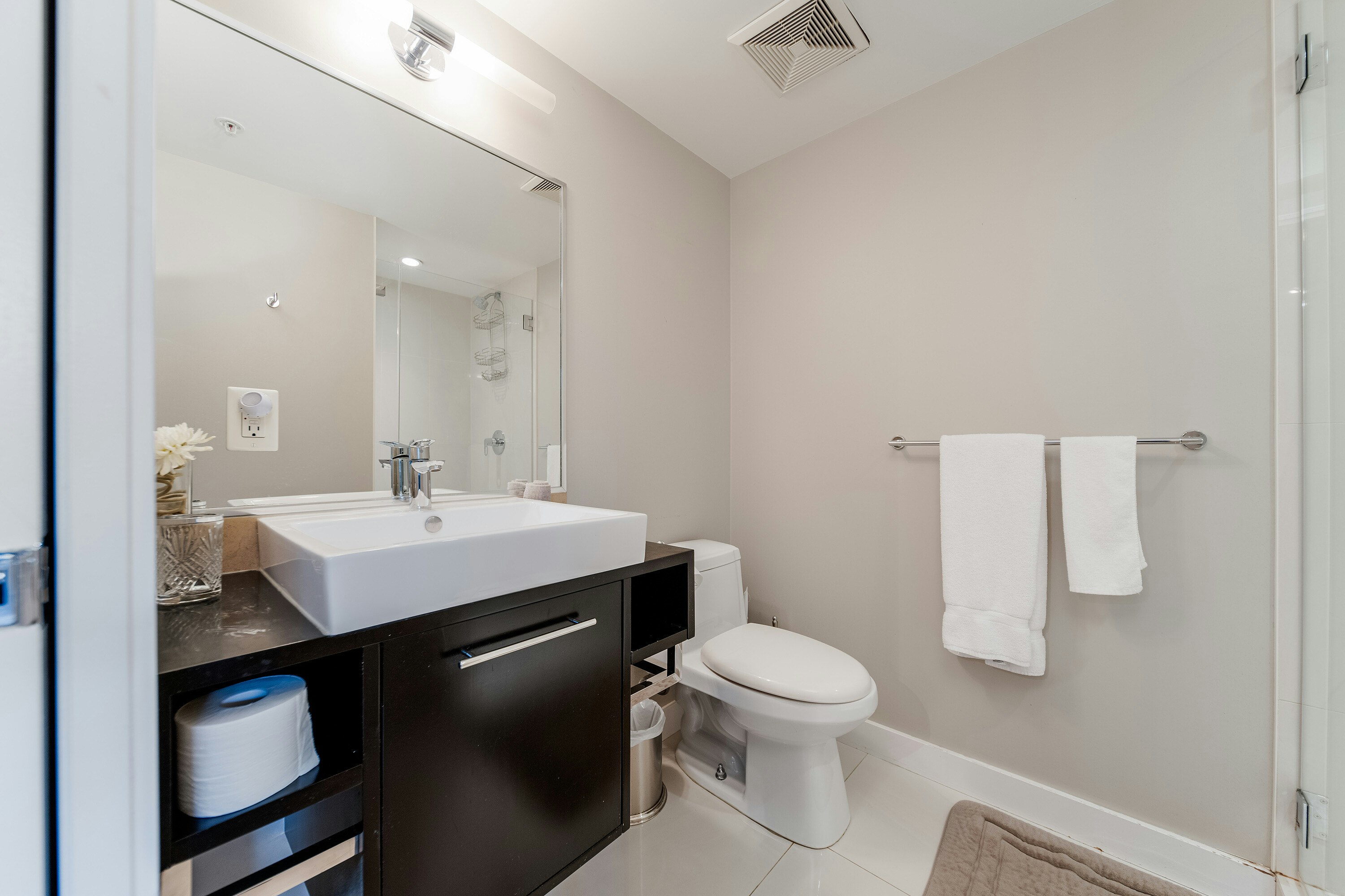 301-689 Abbott Street, Vancouver, BC, V6B 0J2 - 17