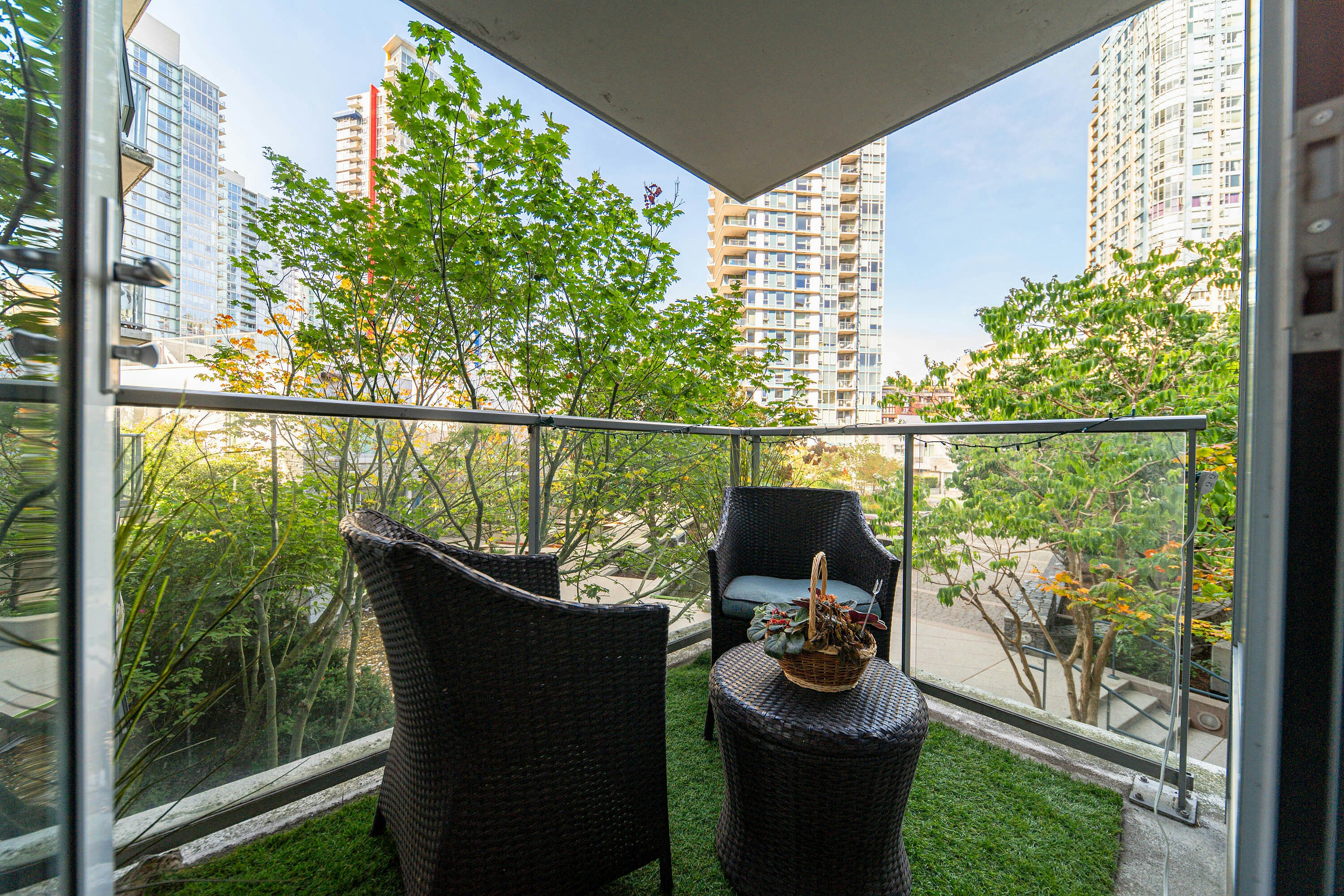 301-689 Abbott Street, Vancouver, BC, V6B 0J2 - 21
