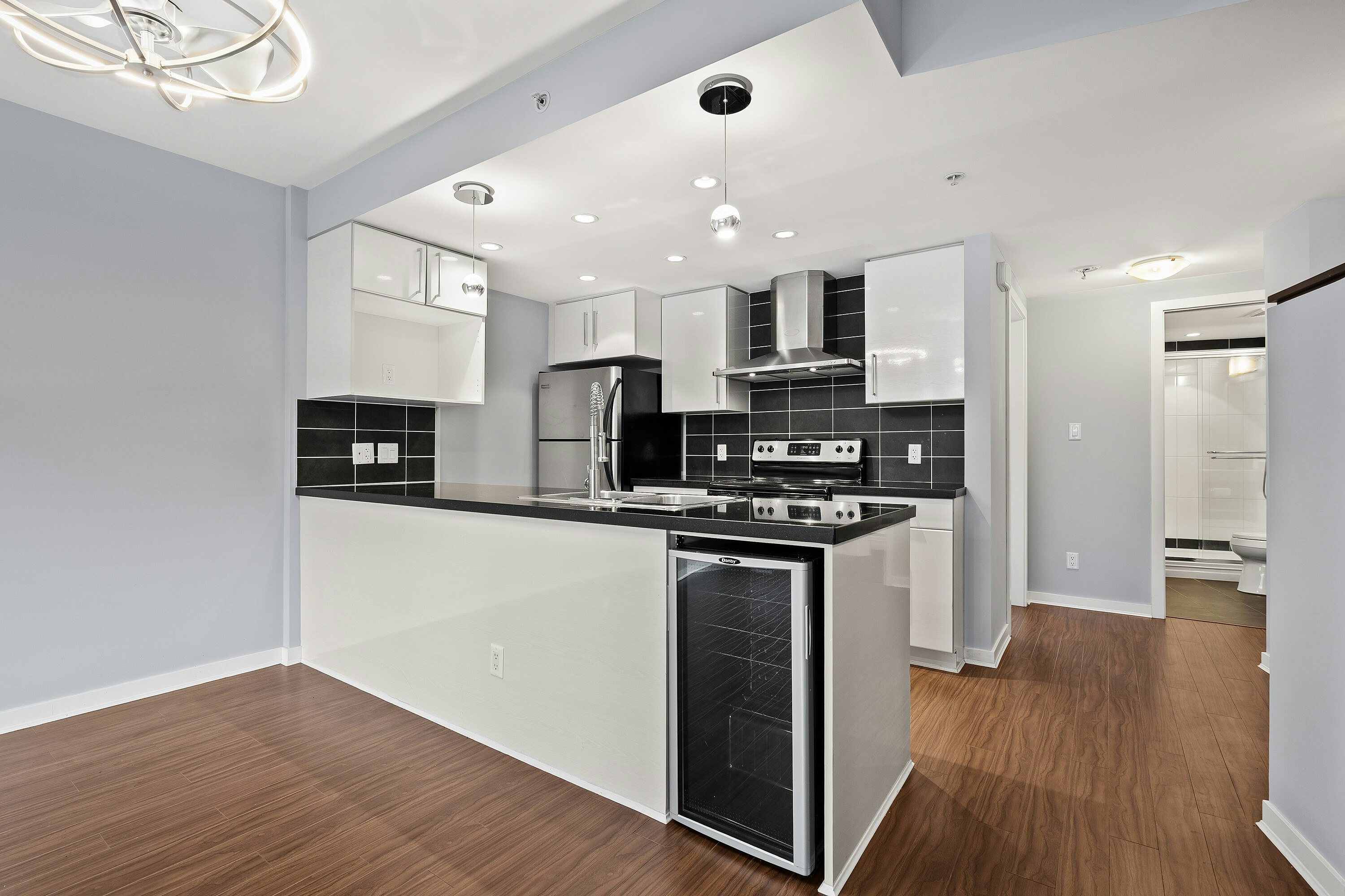 221-188 Keefer Place - 3