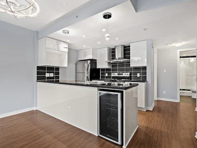221-188 Keefer Place - 3