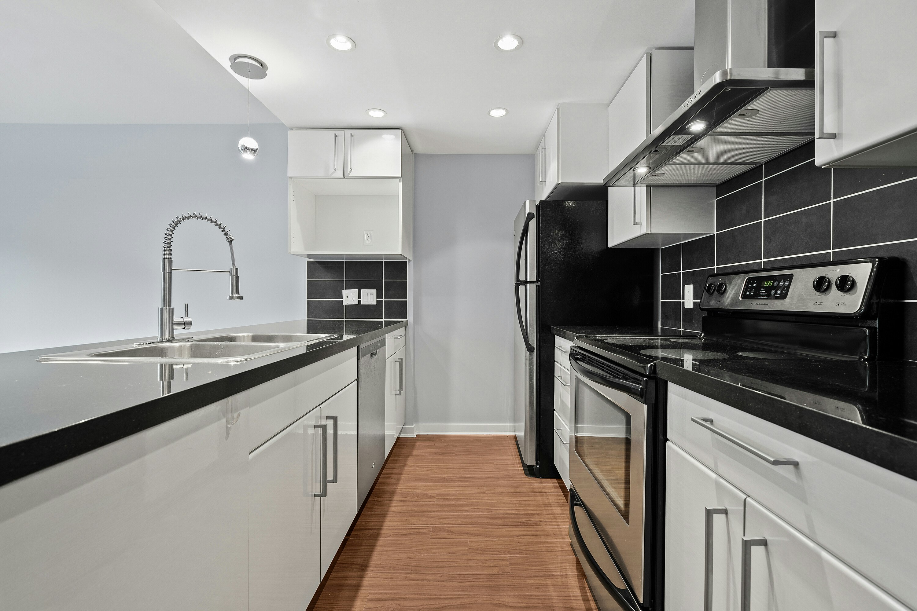 221-188 Keefer Place, Vancouver, BC, V6B 0J1 - 8