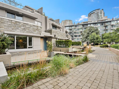 221-188 Keefer Place - 2