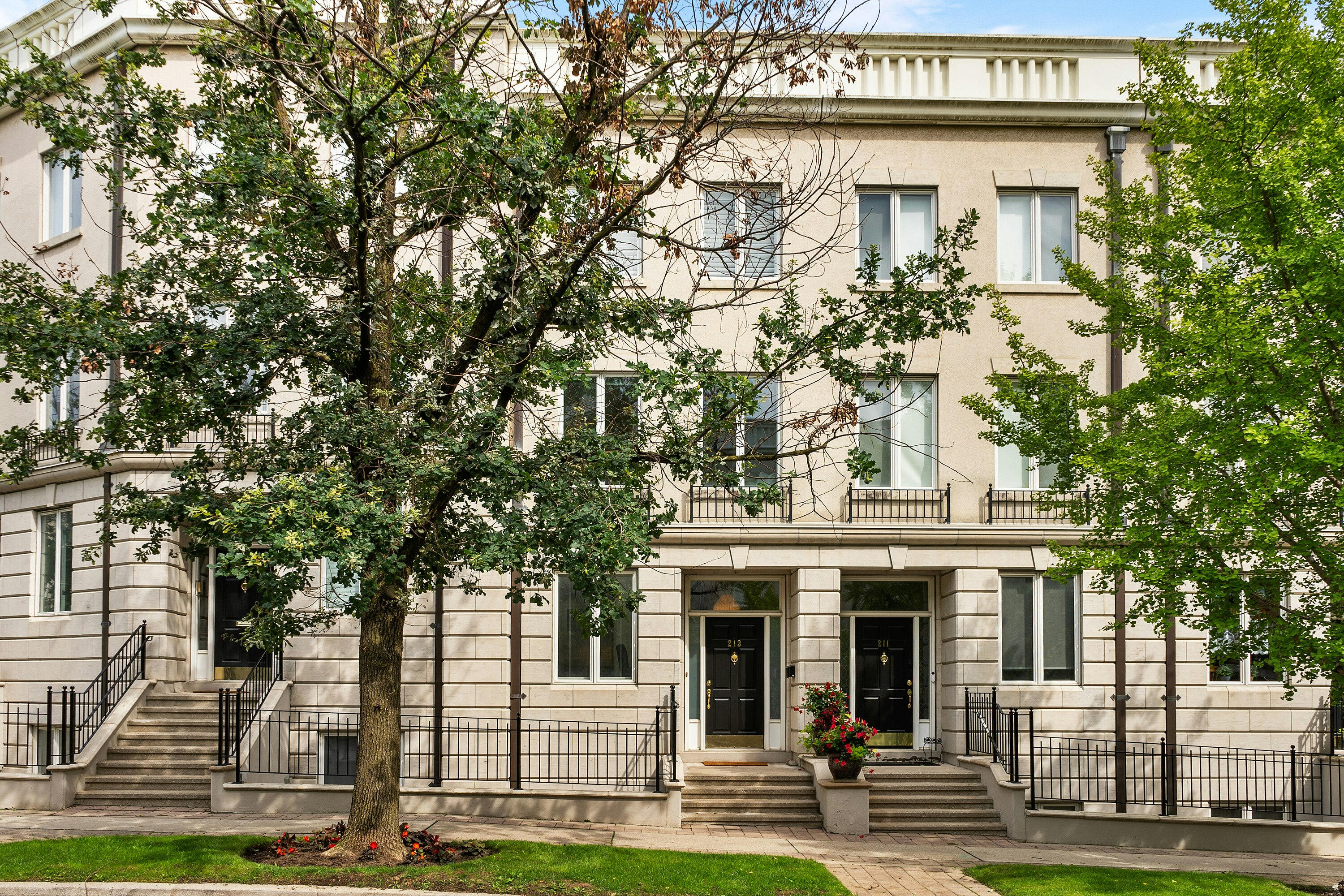 213 Walmer Road, Toronto, ON, M5R 3P7