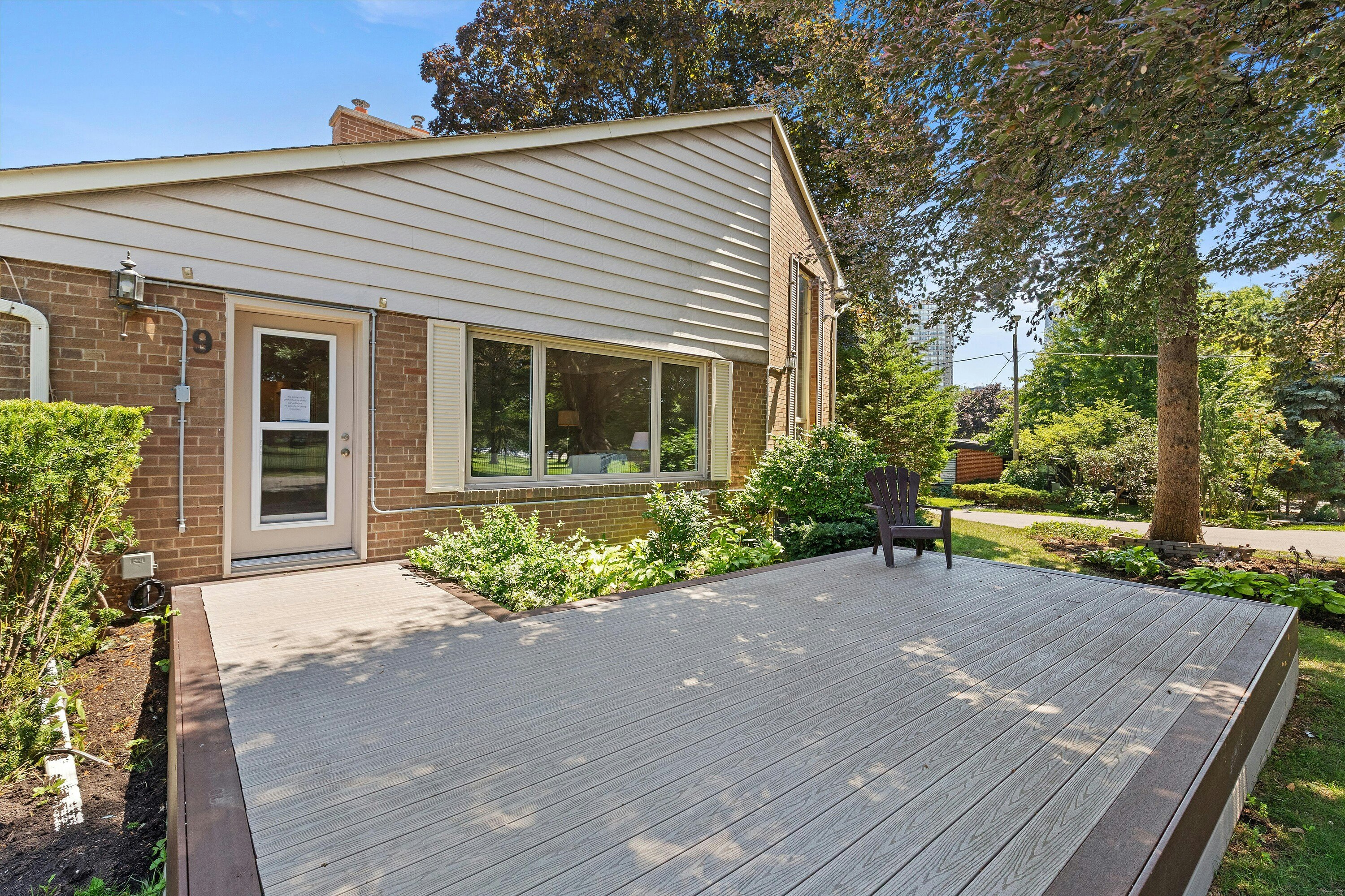 9 Babington Court, Toronto, ON, M9A 1J7