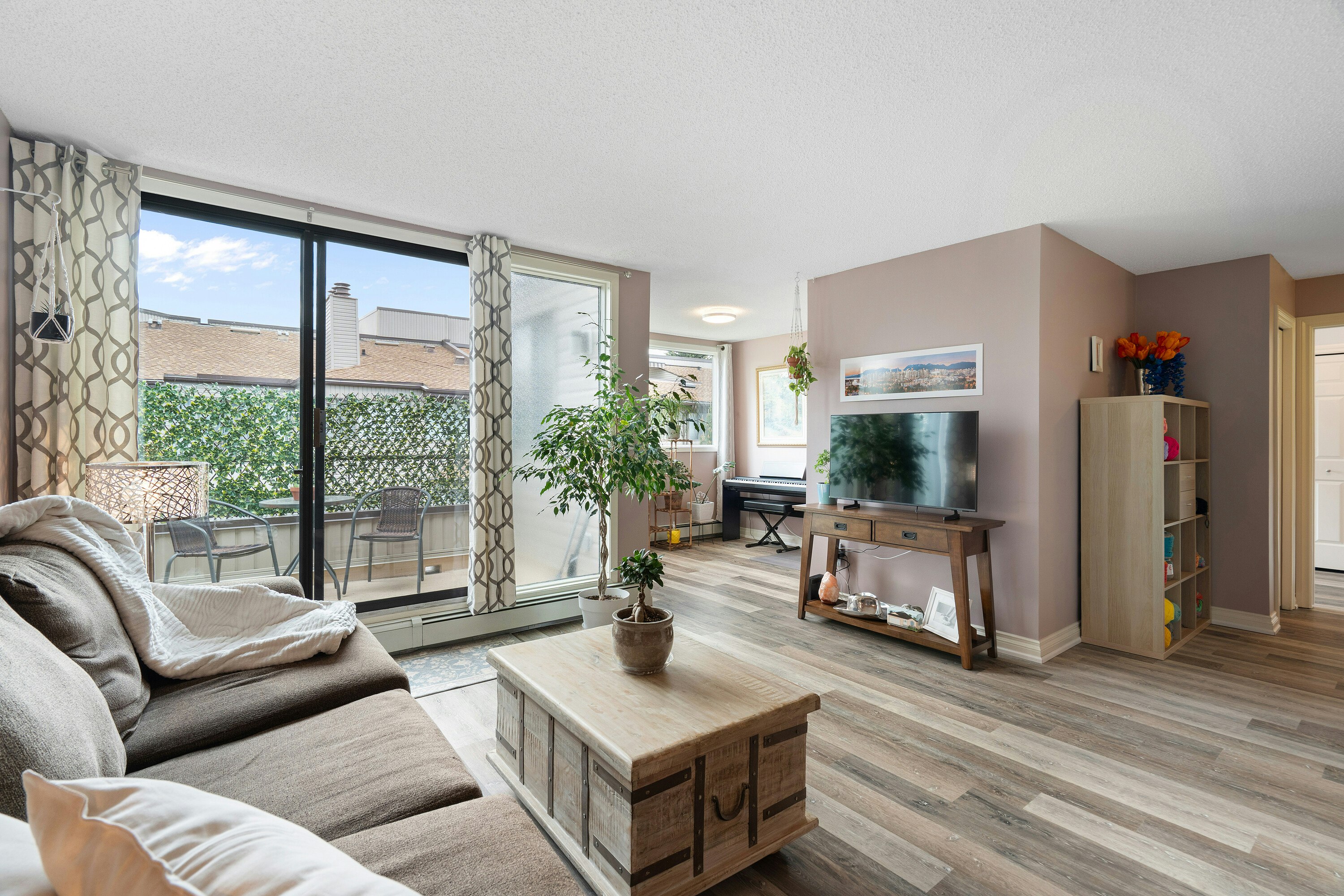 314-2425 90 Avenue SW, Calgary, AB, T2V 4X8