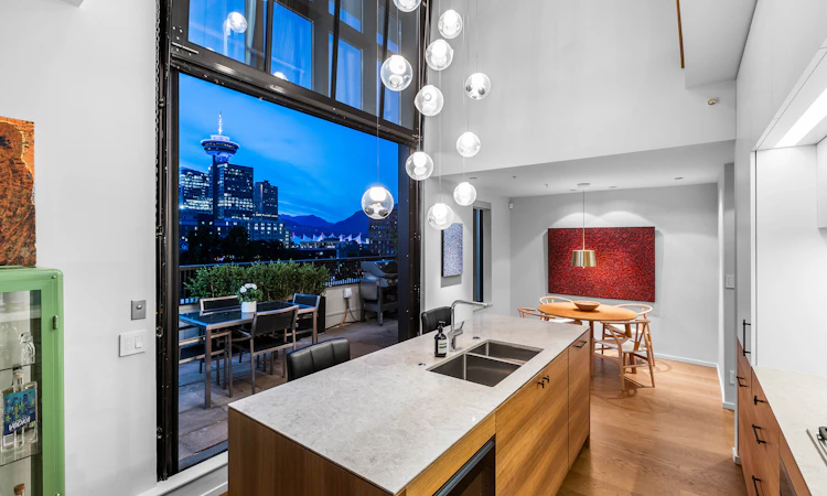 PH701-531 Beatty Street
