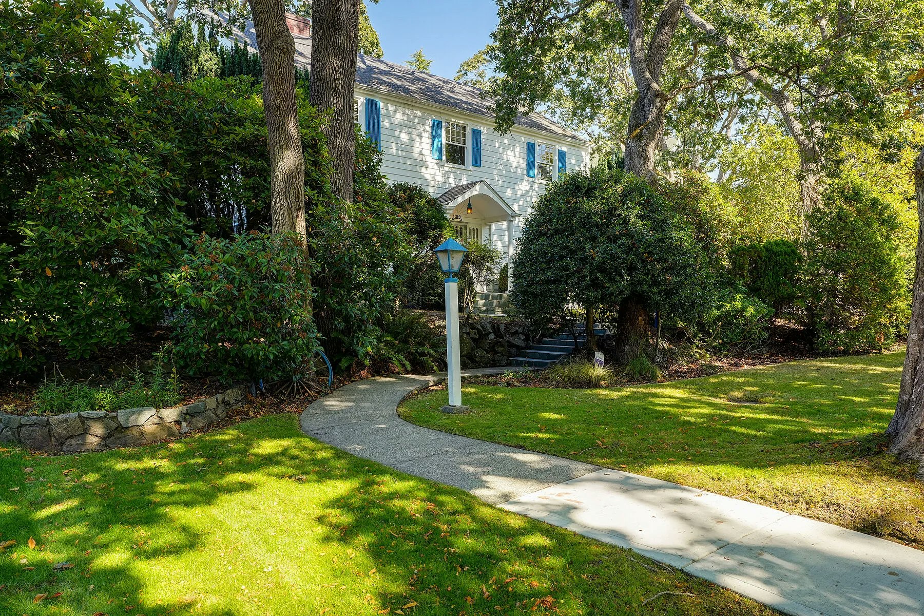 1310 Rockland Avenue, Victoria, BC, V8S 1V5