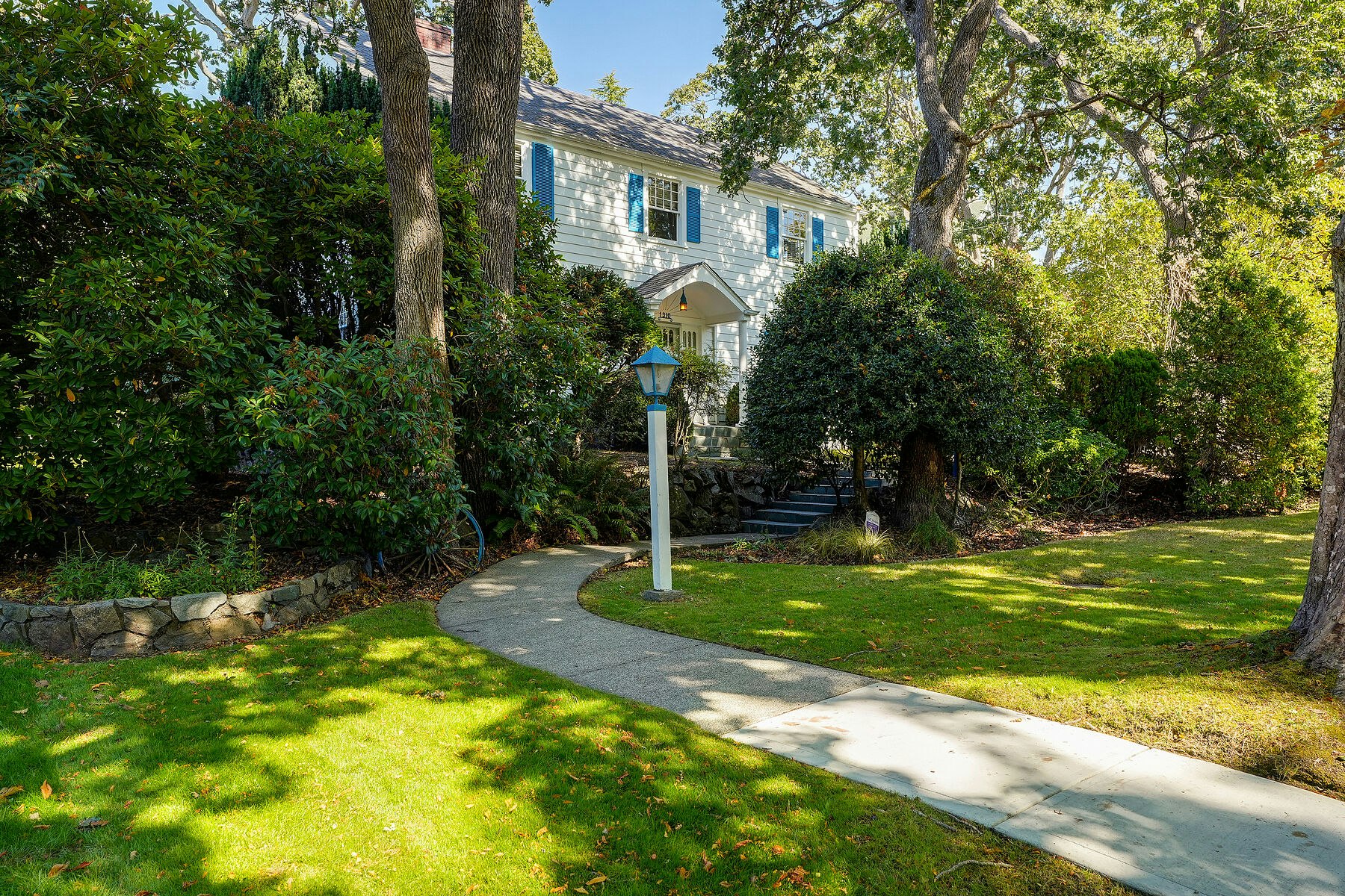 1310 Rockland Avenue, Victoria, BC, V8S 1V5