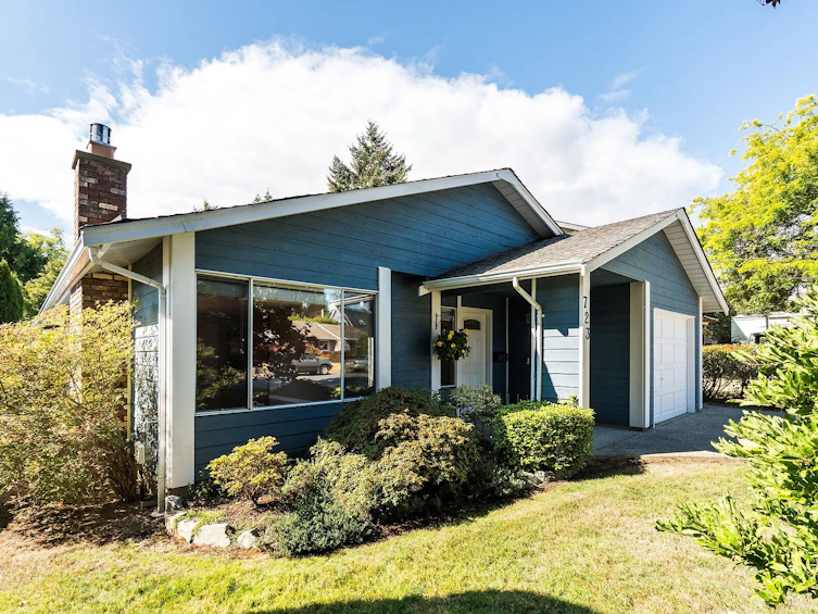 723 Miller Avenue, Saanich, BC, V8Z 3C9 - 2