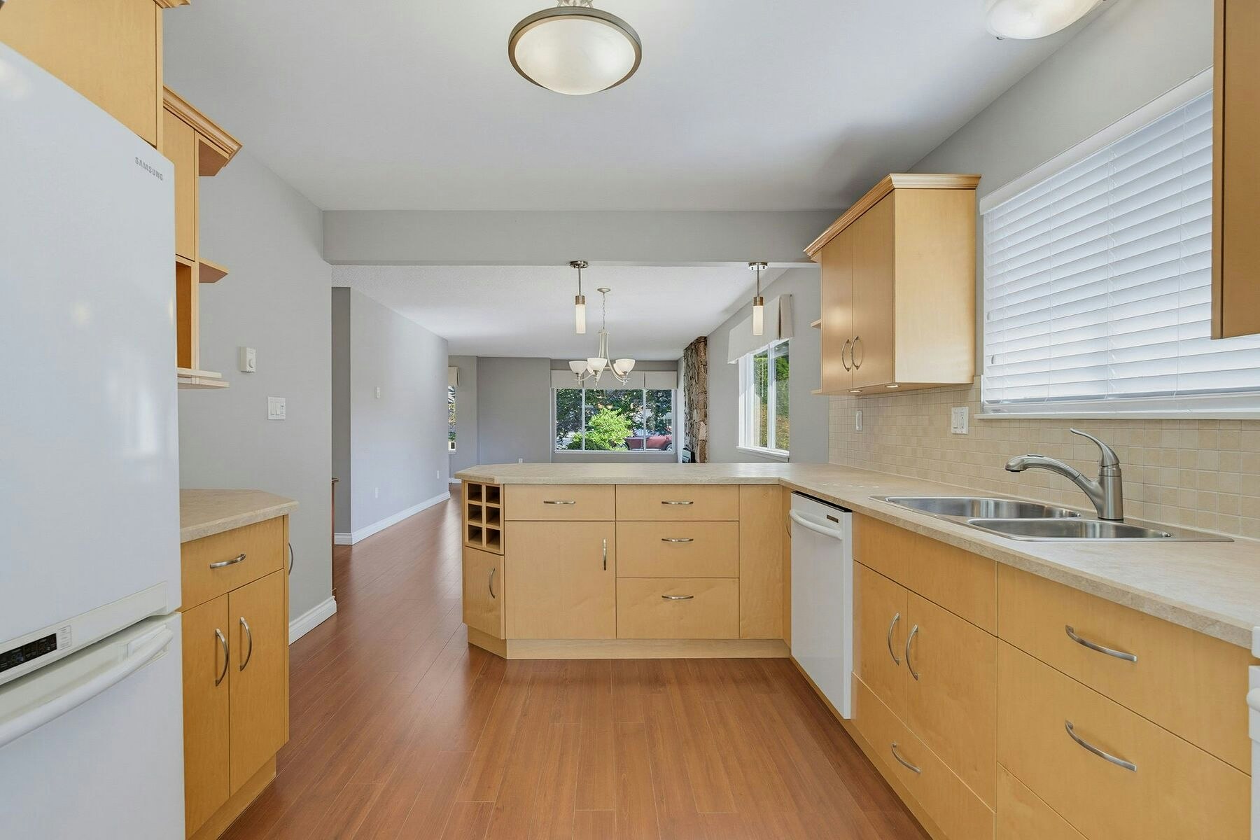 723 Miller Avenue, Saanich, BC, V8Z 3C9 - 13