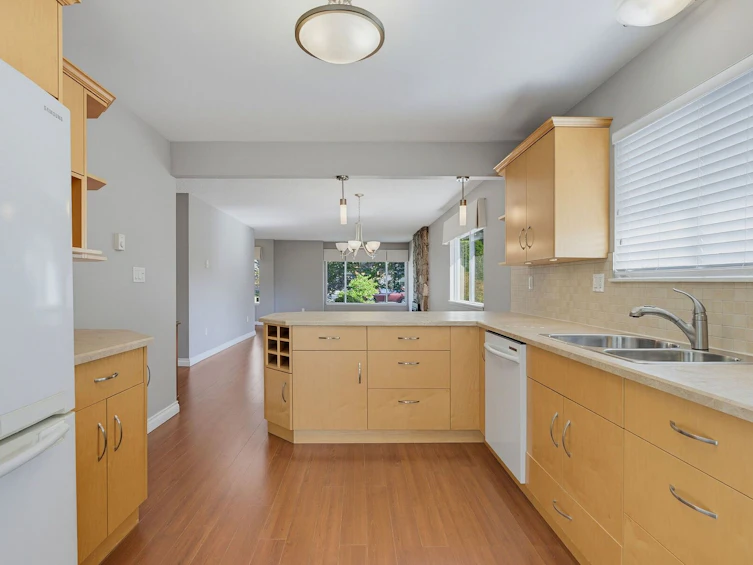 723 Miller Avenue, Saanich, BC, V8Z 3C9 - 13
