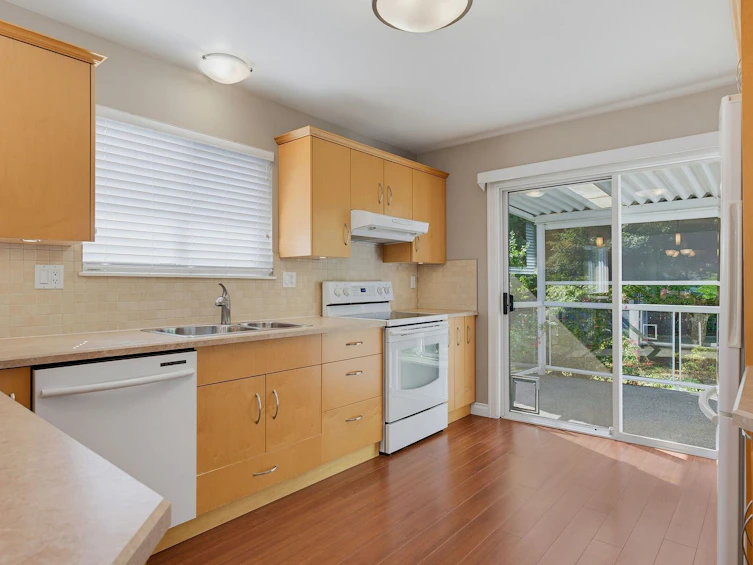 723 Miller Avenue, Saanich, BC, V8Z 3C9 - 12