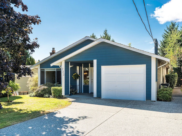 723 Miller Avenue, Saanich, BC, V8Z 3C9