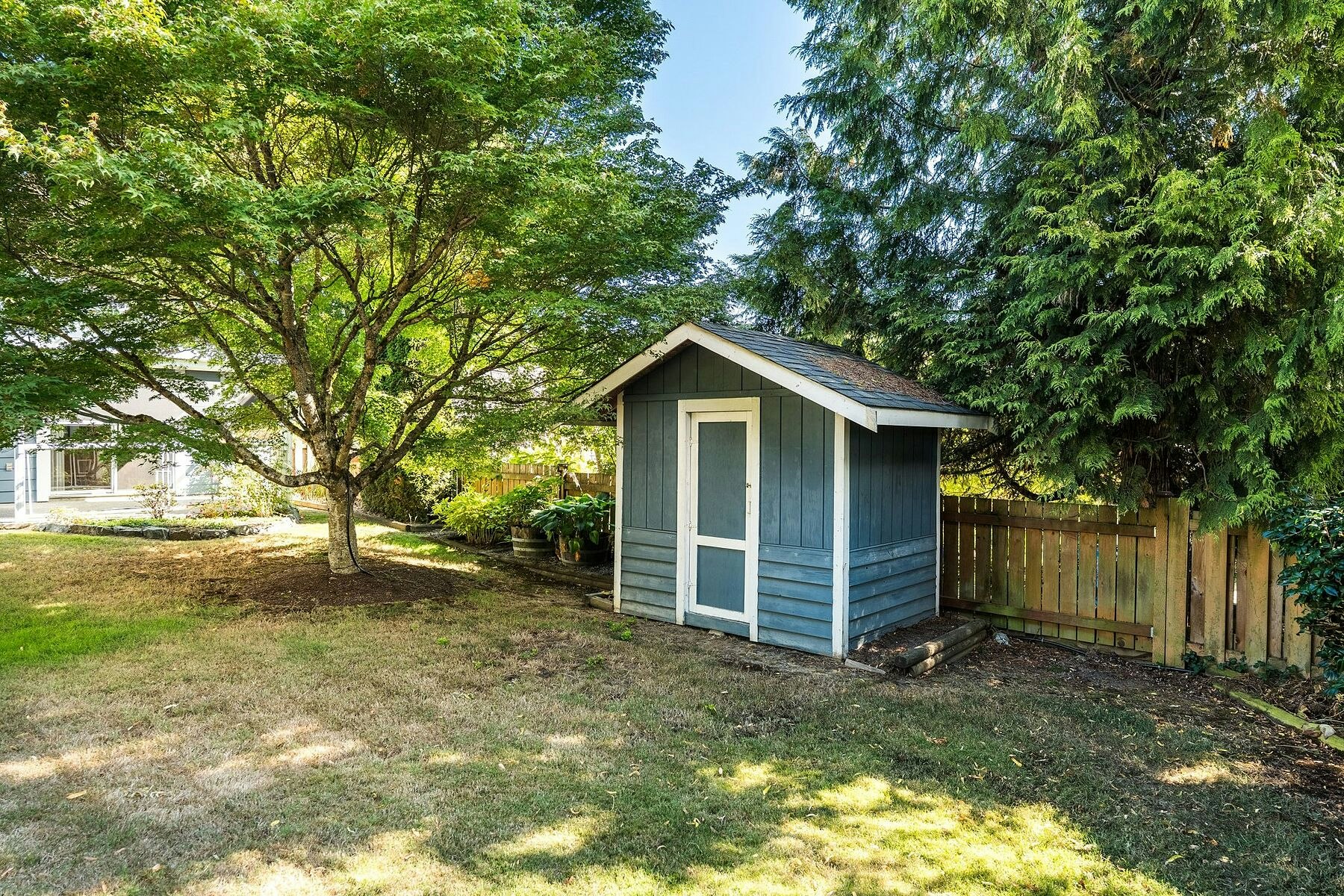 723 Miller Avenue, Saanich, BC, V8Z 3C9 - 25
