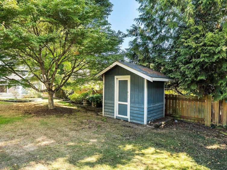 723 Miller Avenue, Saanich, BC, V8Z 3C9 - 25