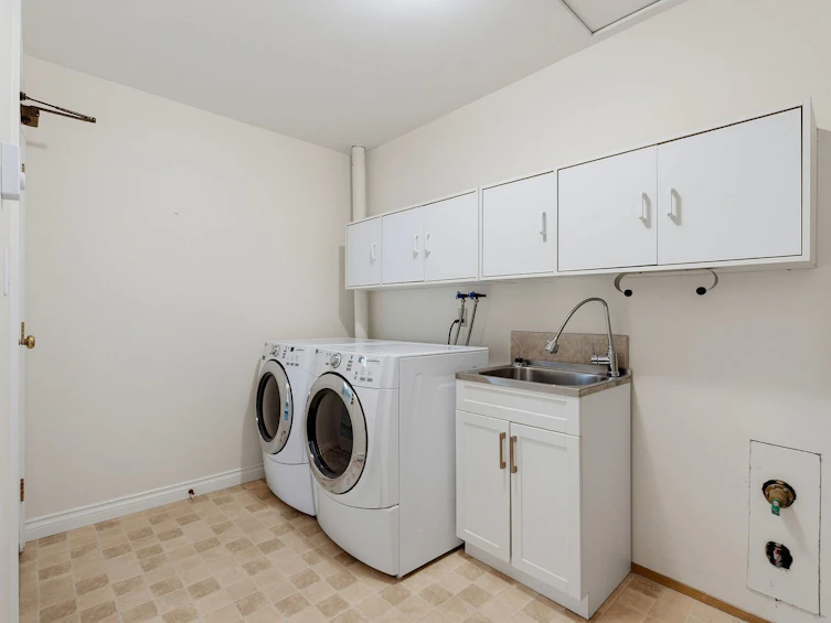 723 Miller Avenue, Saanich, BC, V8Z 3C9 - 20