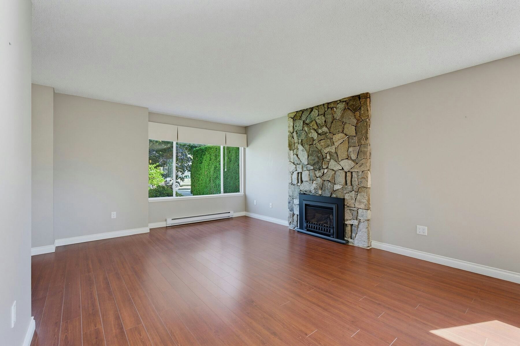 723 Miller Avenue, Saanich, BC, V8Z 3C9 - 5