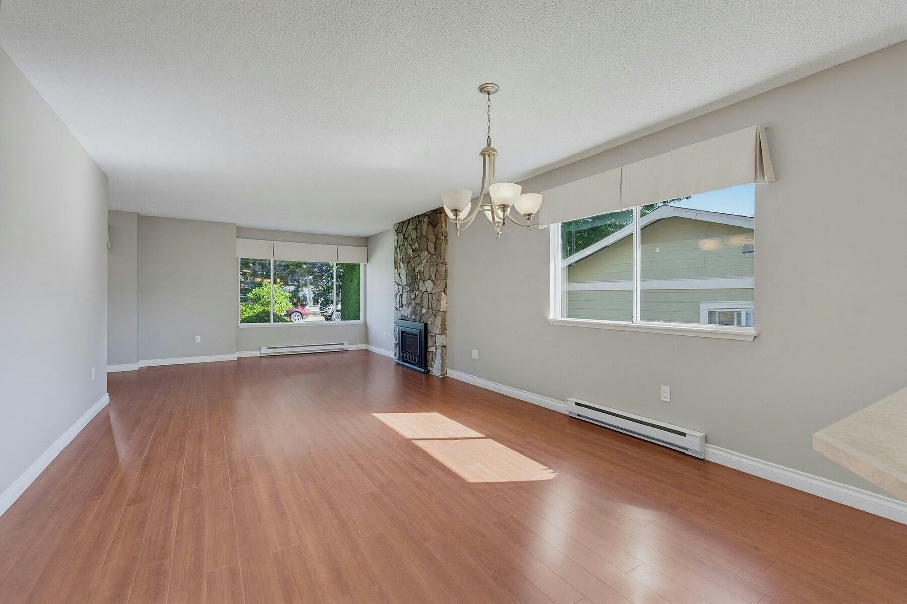 723 Miller Avenue, Saanich, BC, V8Z 3C9 - 8