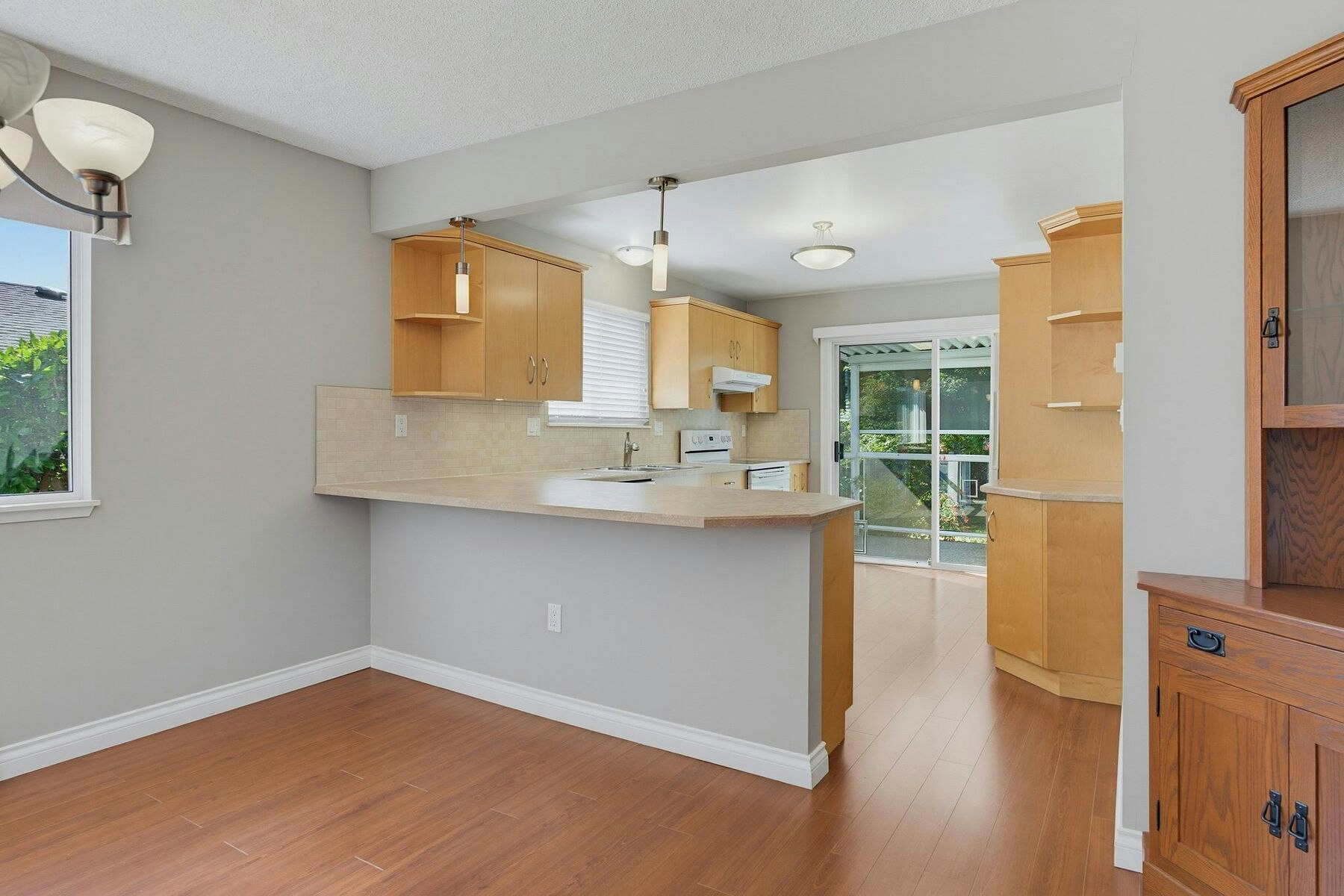 723 Miller Avenue, Saanich, BC, V8Z 3C9 - 10