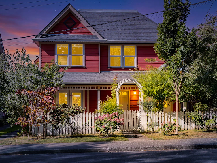 1110 Reno Street, Victoria, BC, V9A 4B6