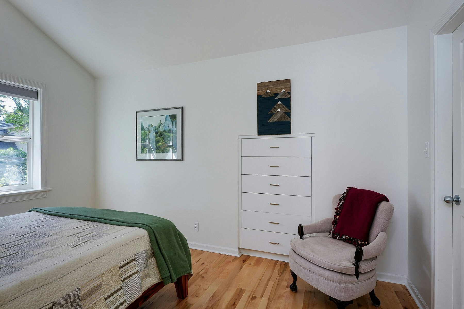 1110 Reno Street, Victoria, BC, V9A 4B6 - 19