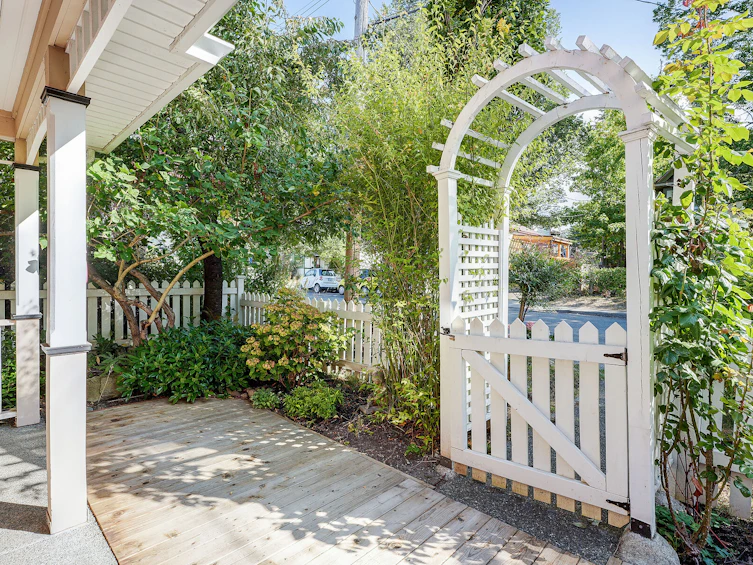 1110 Reno Street, Victoria, BC, V9A 4B6 - 27