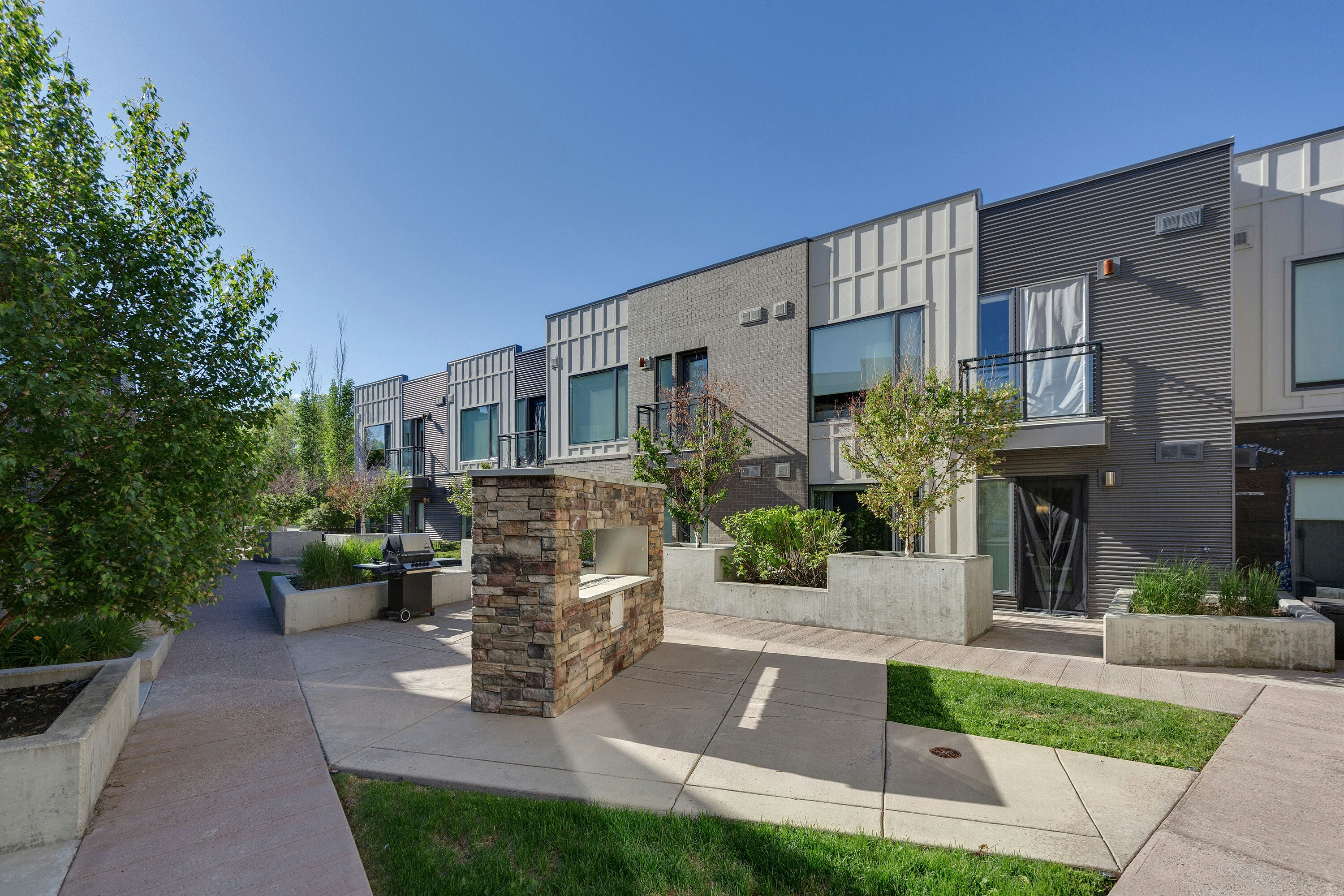 310-93 34 Avenue SW, Calgary, AB, T2S 3A2