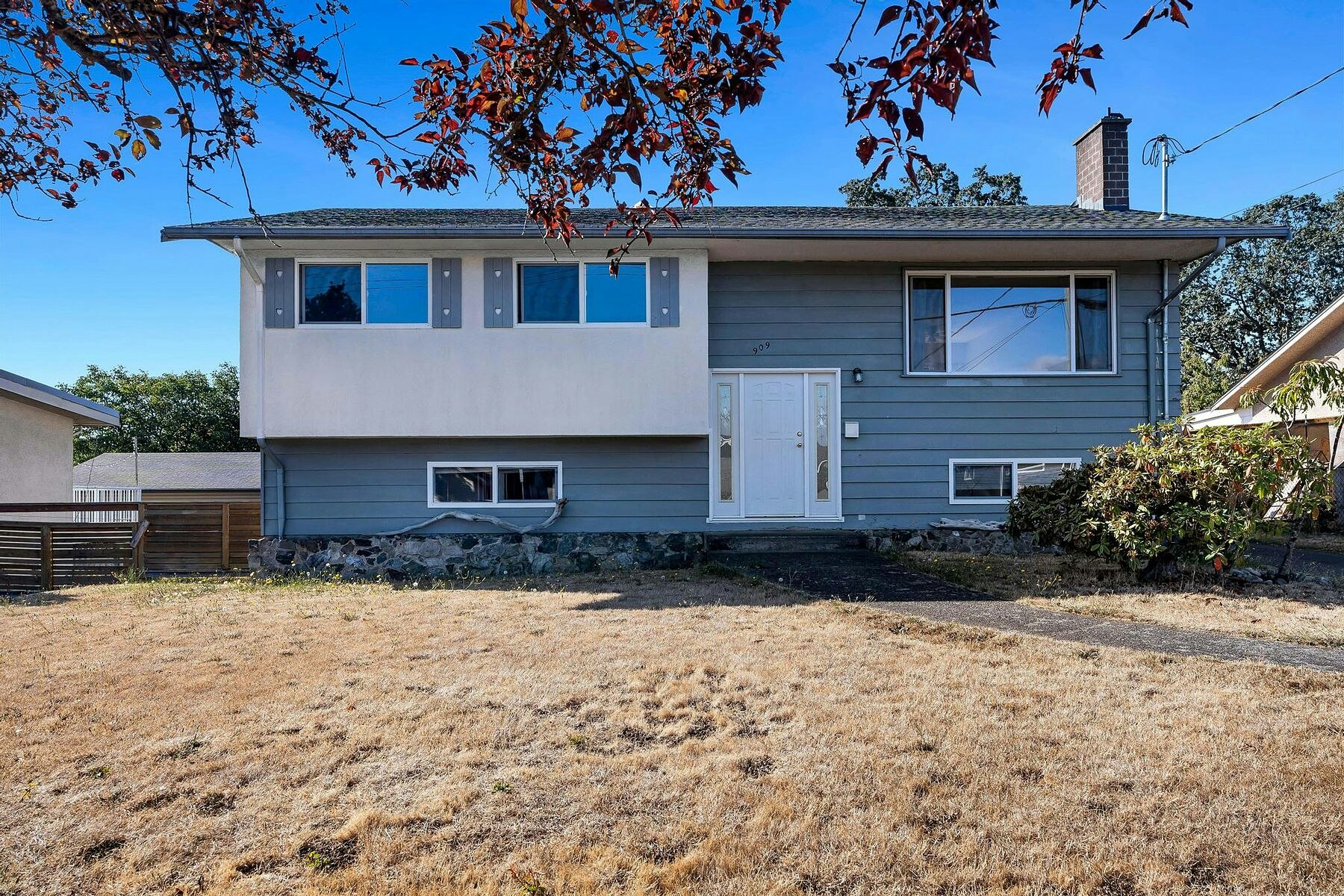 909 Shearwater Street, Esquimalt, BC, V9A 4V3