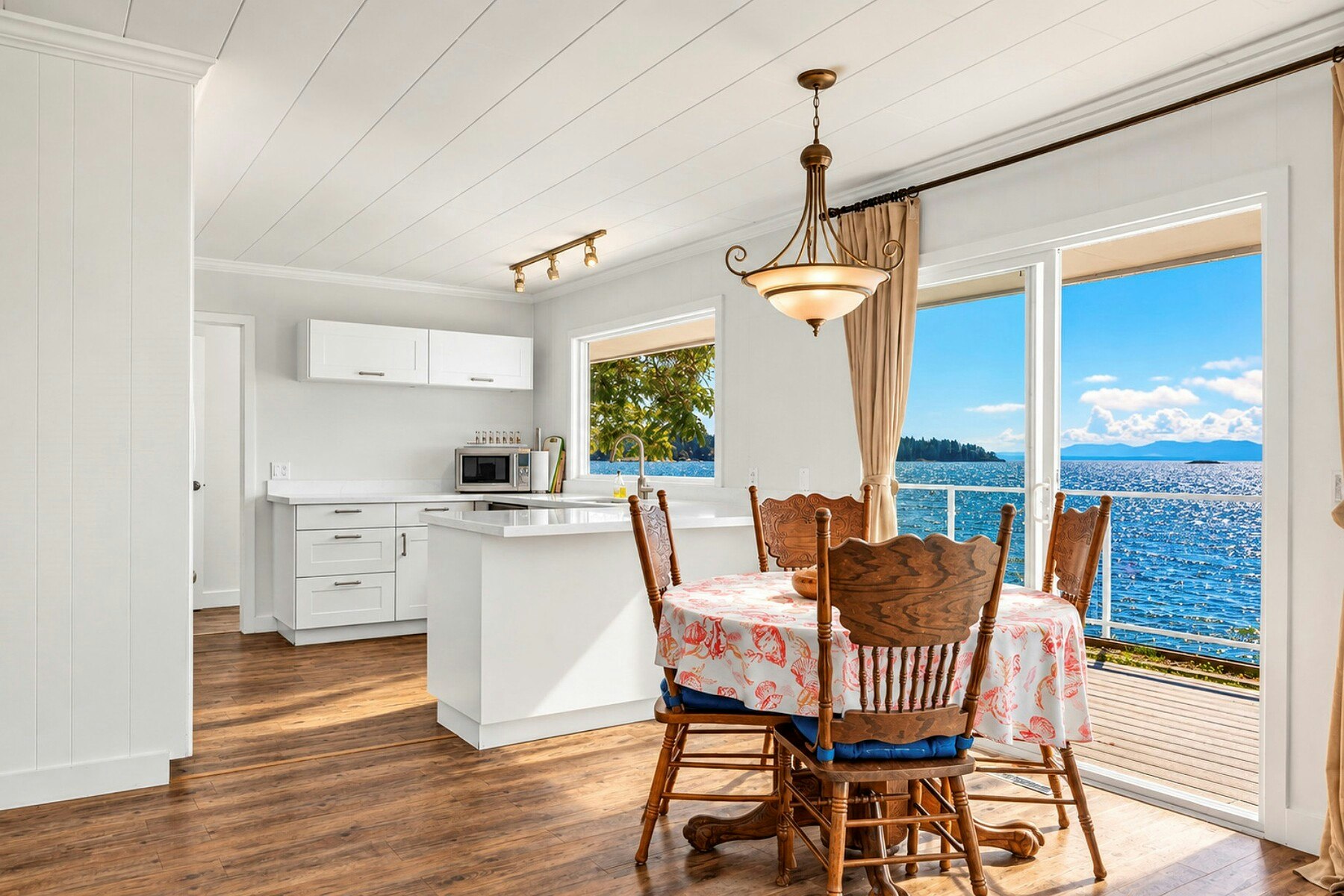 6833 Sunshine Coast Highway, Sechelt, BC, V7Z 0T2 - 10