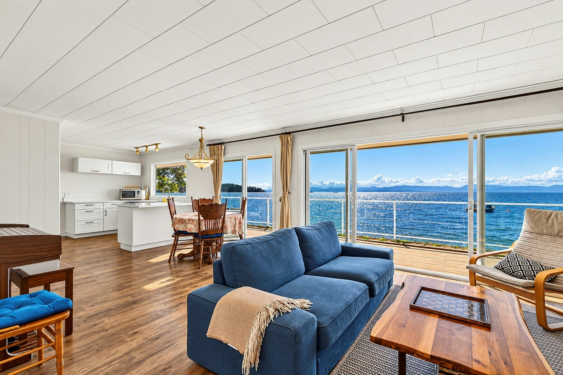 6833 Sunshine Coast Highway, Sechelt, BC, V7Z 0T2 - 6