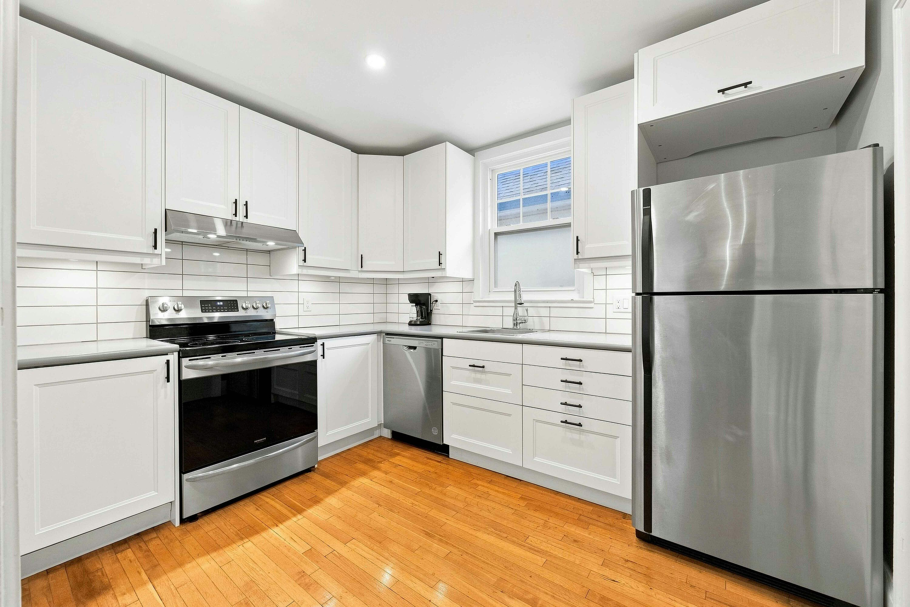 14 Kilbarry Upper Road, Toronto, ON, M5P 1K5 - 10