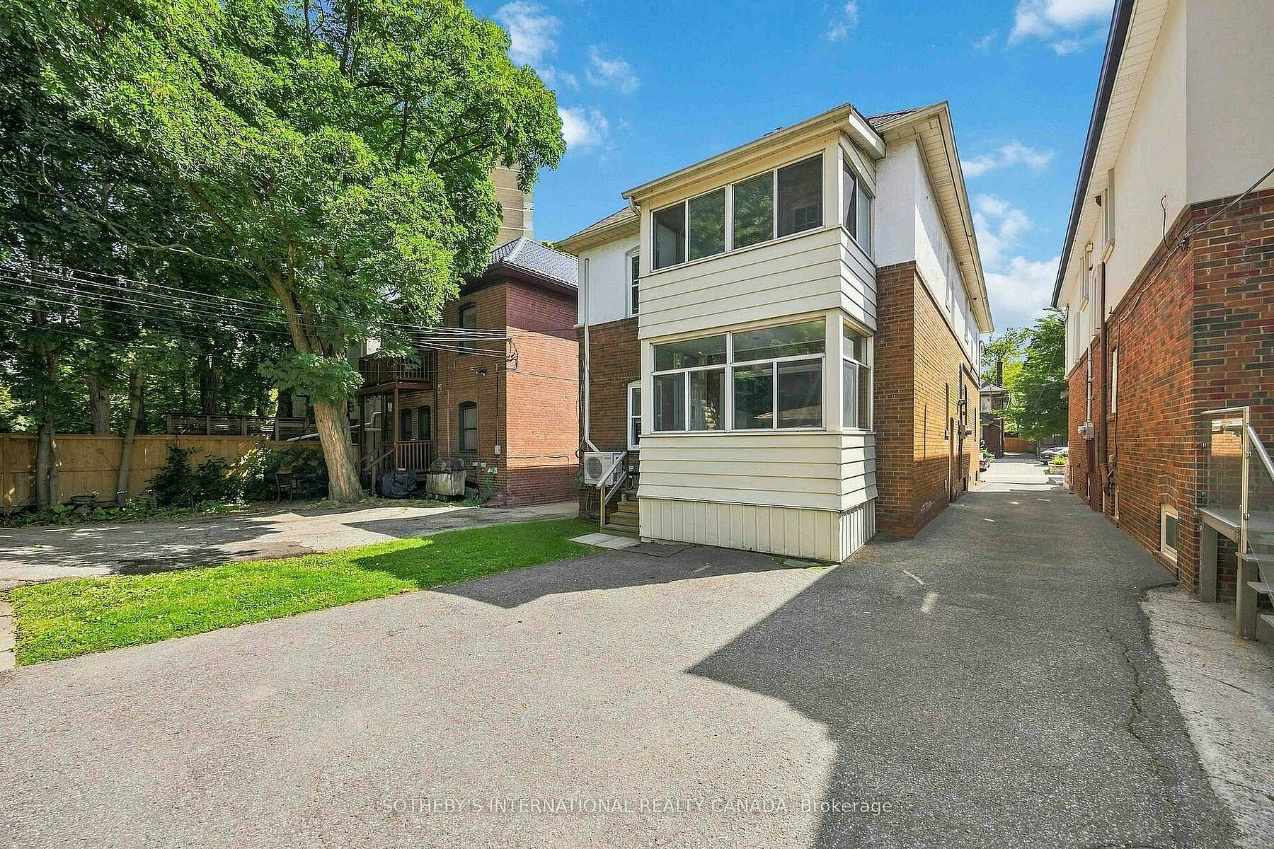 14 Kilbarry Main Road, Toronto, ON, M5P 1K5 - 21