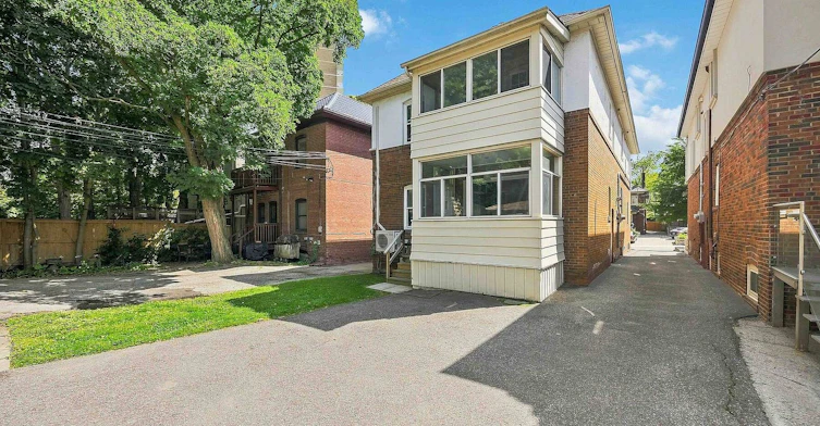 14 Kilbarry Main Road, Toronto, ON, M5P 1K5 - 21