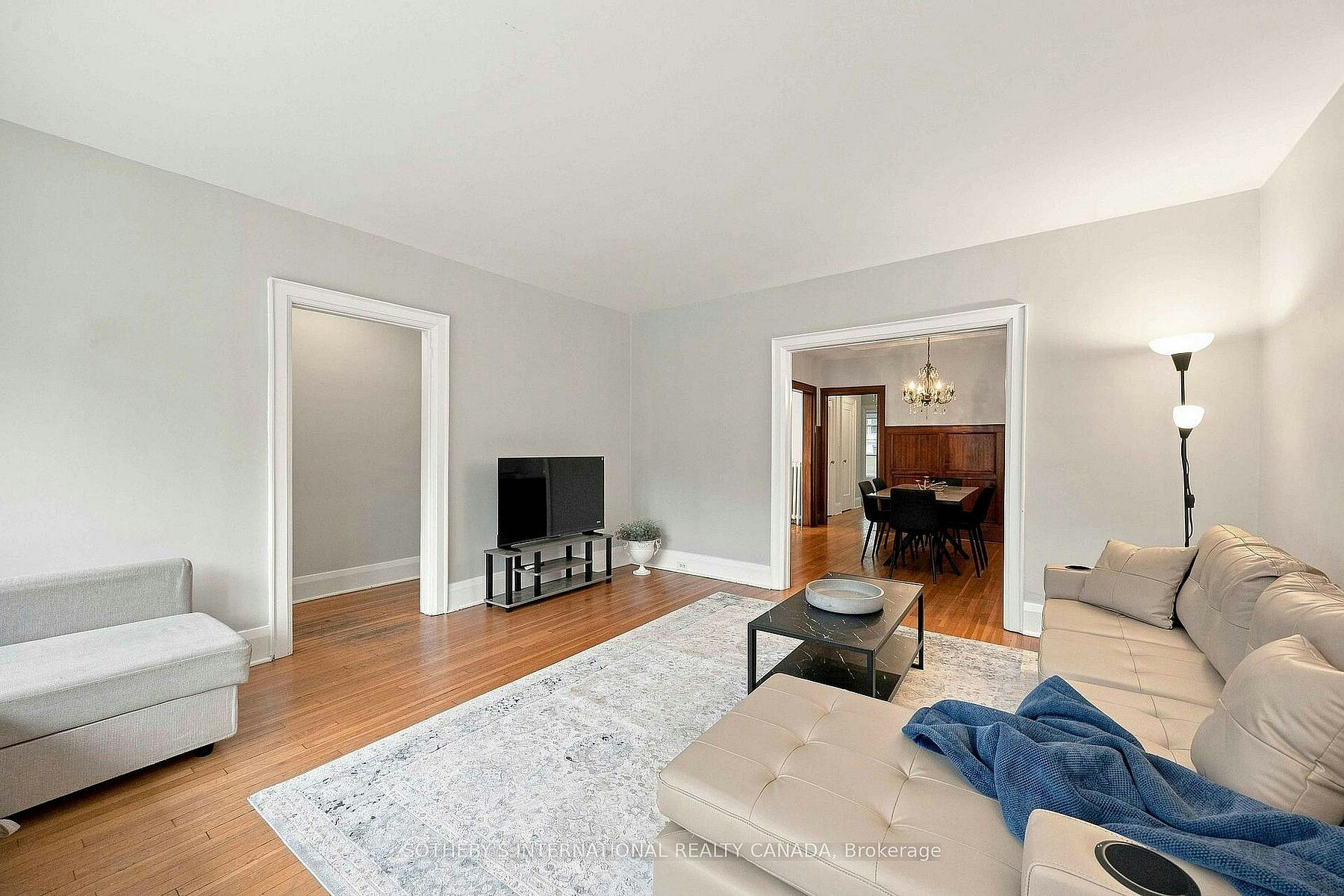 14 Kilbarry Main Road, Toronto, ON, M5P 1K5 - 6