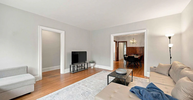 14 Kilbarry Main Road, Toronto, ON, M5P 1K5 - 6