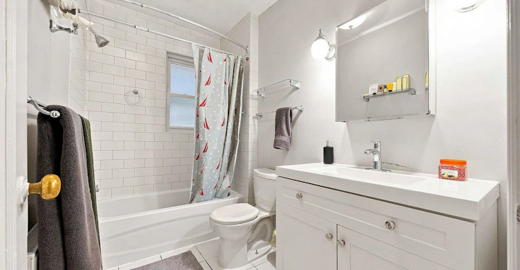 14 Kilbarry Main Road, Toronto, ON, M5P 1K5 - 13
