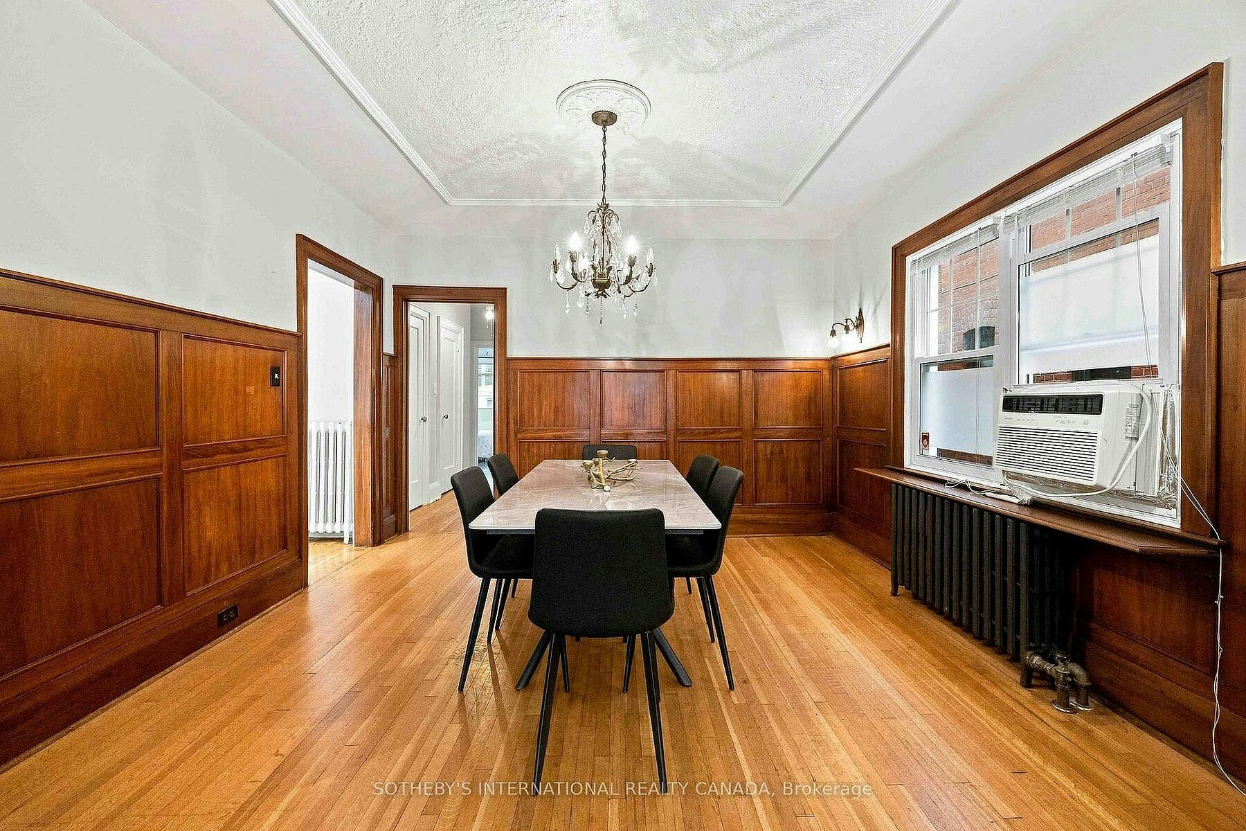 14 Kilbarry Main Road, Toronto, ON, M5P 1K5 - 7