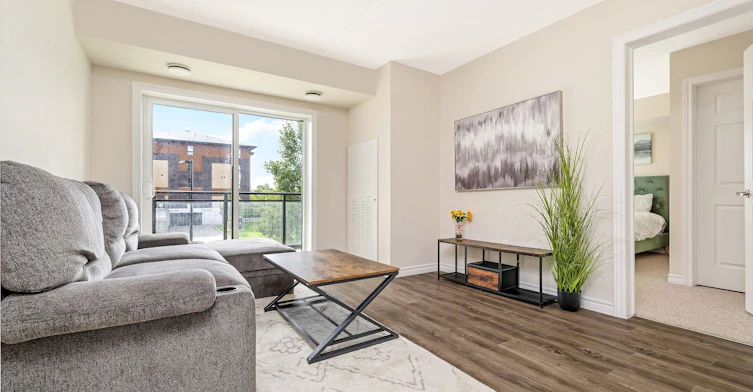 212-7 Kay Crescent, Guelph, ON, N1L 0P9