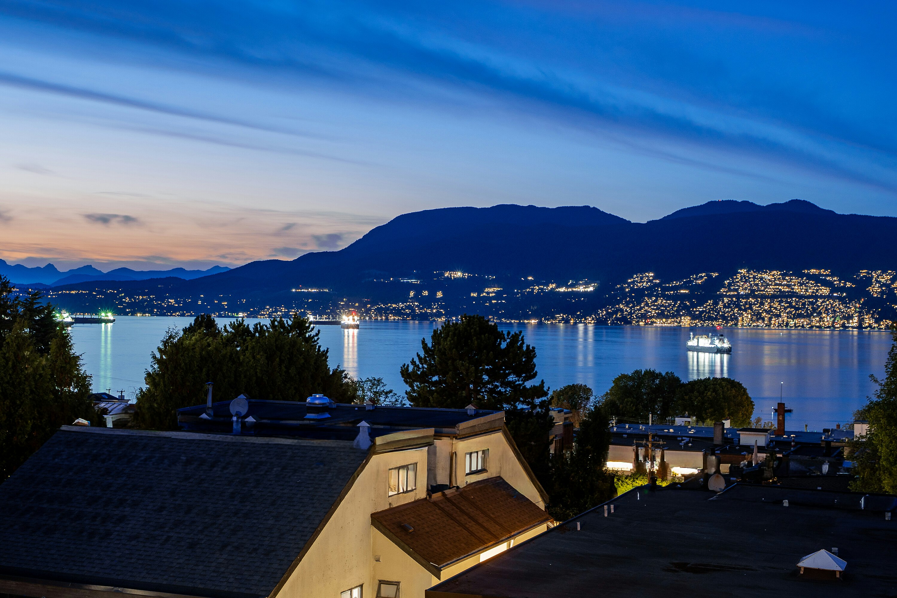 2445 W 1st Avenue, Vancouver, BC, V6K 1G5