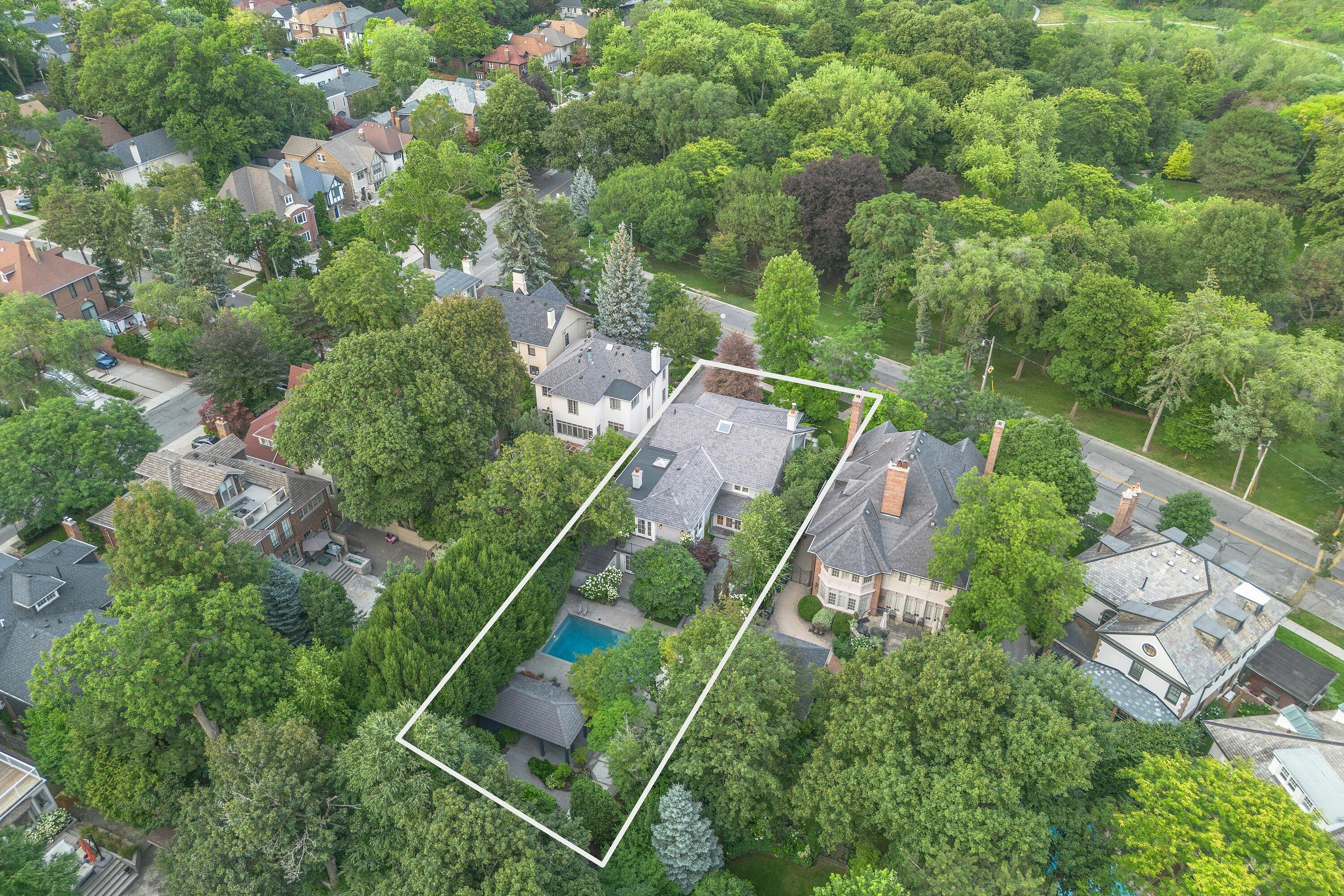 266 Douglas Drive, Toronto, ON, M4W 2C1