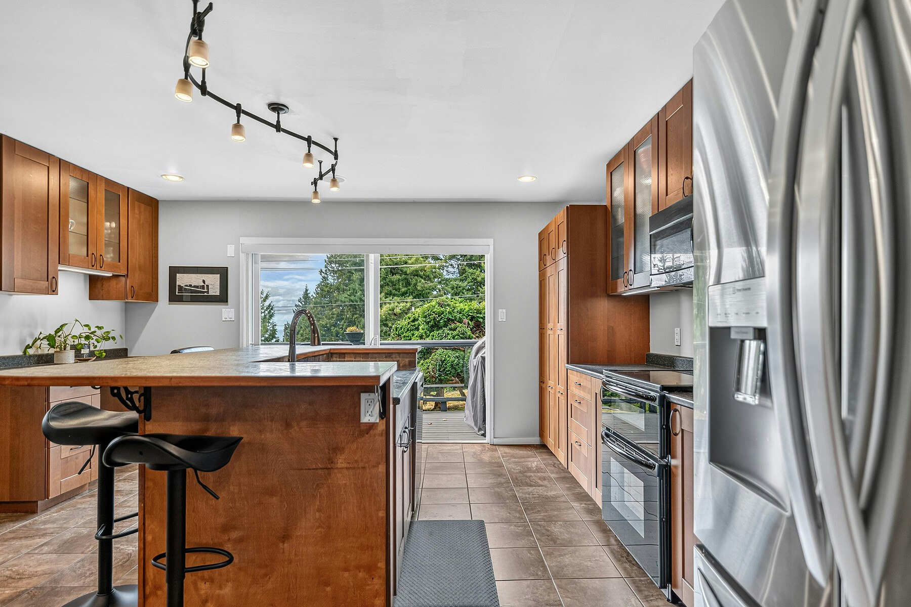4898 Sunshine Coast Highway, Sechelt, BC, V7Z 0B7 - 9