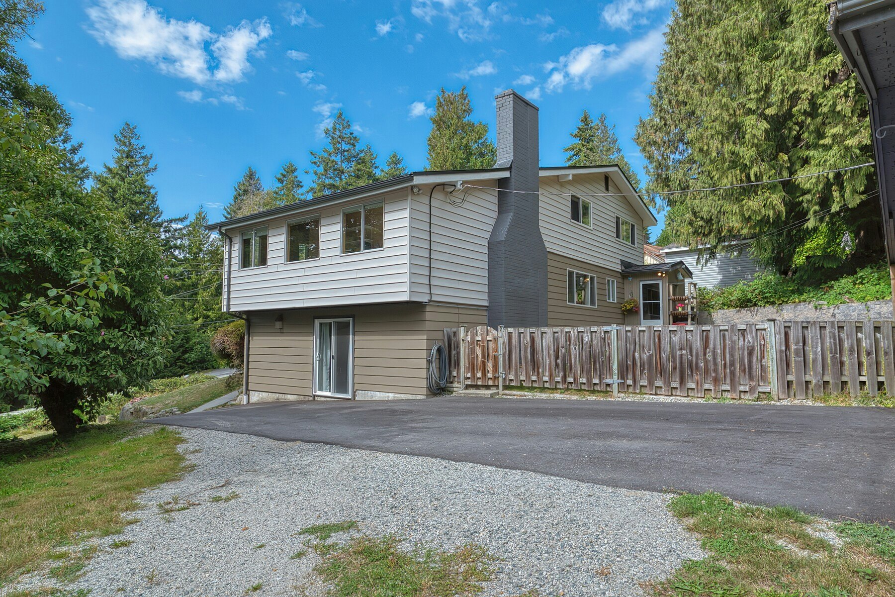 4898 Sunshine Coast Highway, Sechelt, BC, V7Z 0B7 - 2