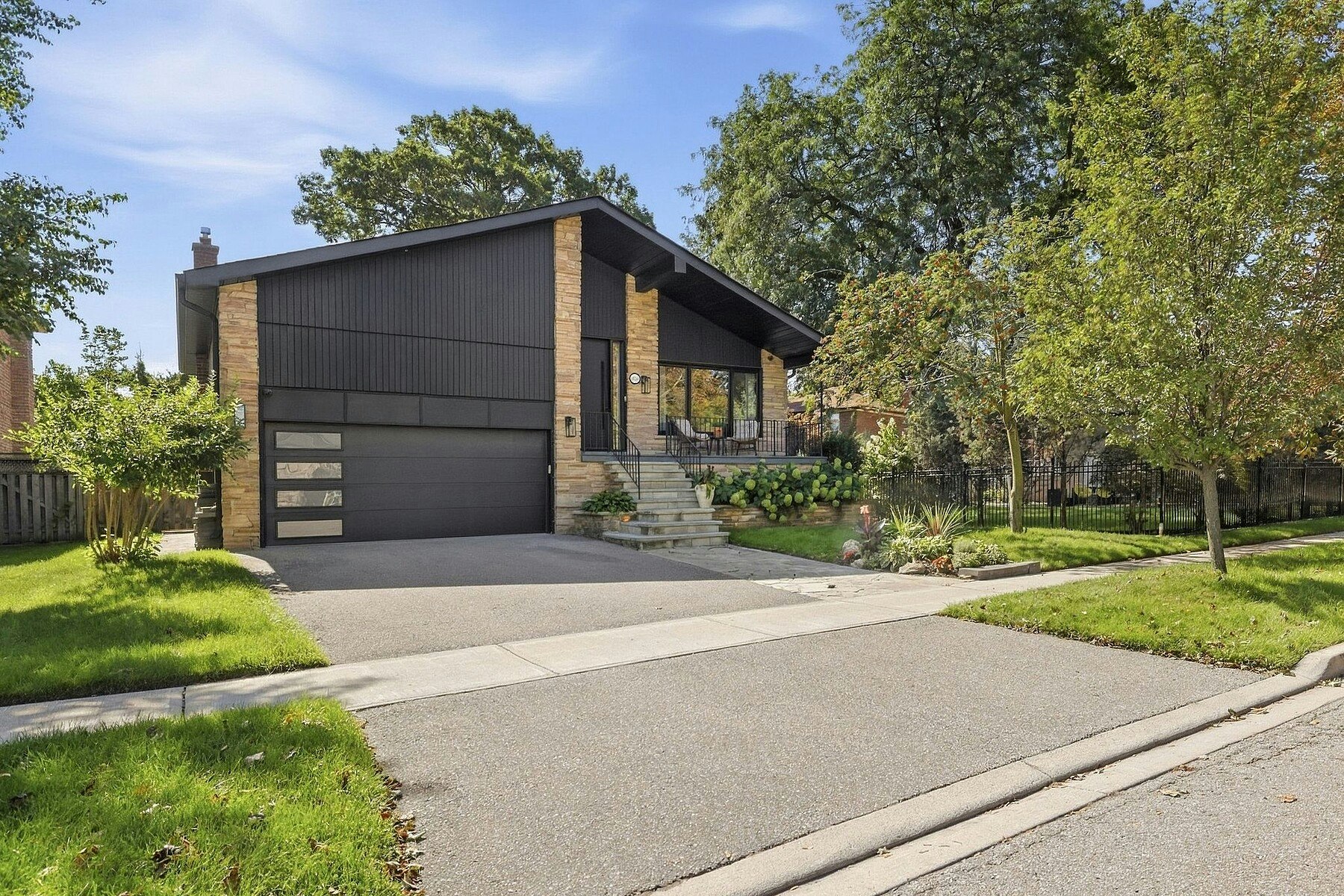 420 Abington Avenue, Mississauga, ON, L5A 1L7