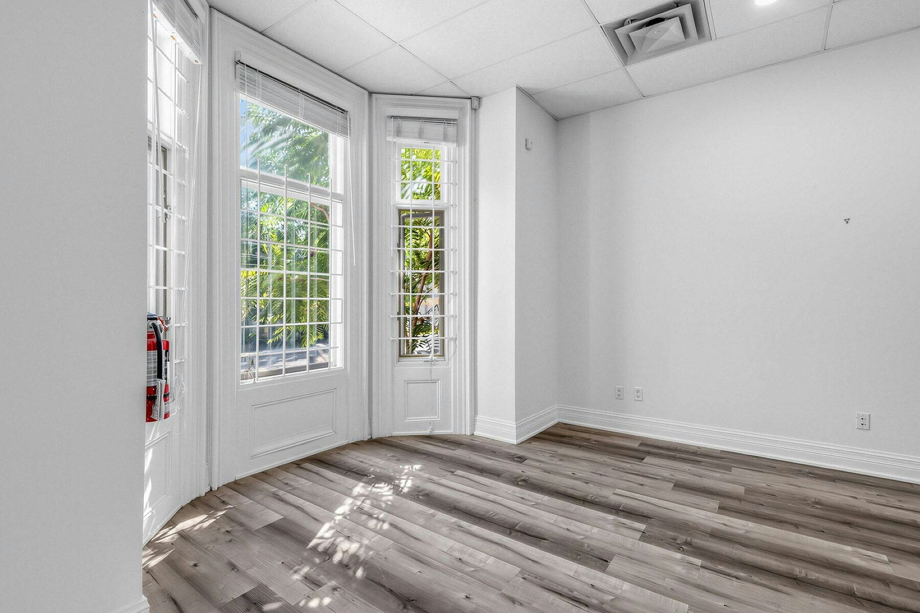 212 Carlton St Main, Toronto, ON, M5A 2L1 - 13