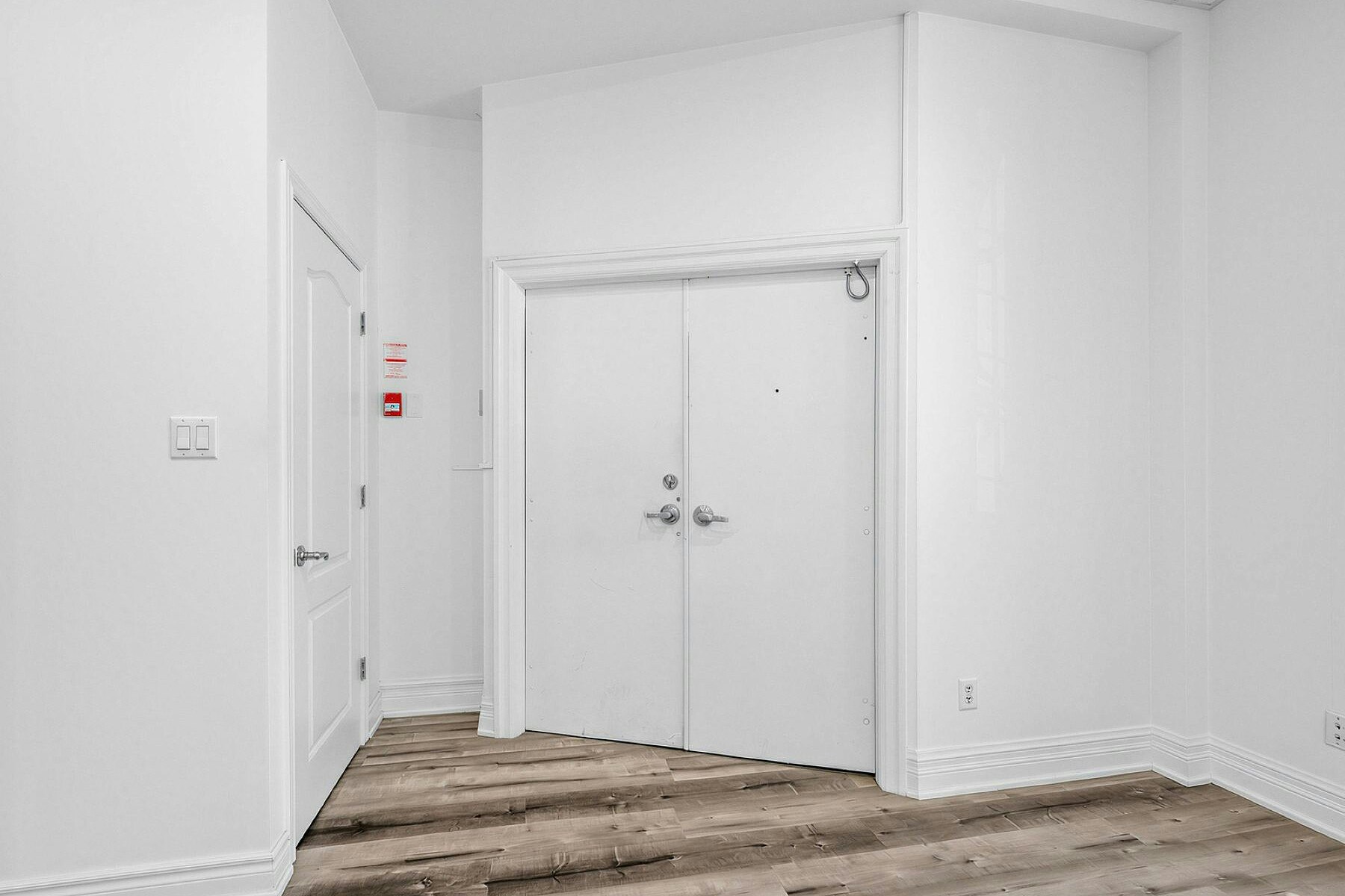212 Carlton St Main, Toronto, ON, M5A 2L1 - 20