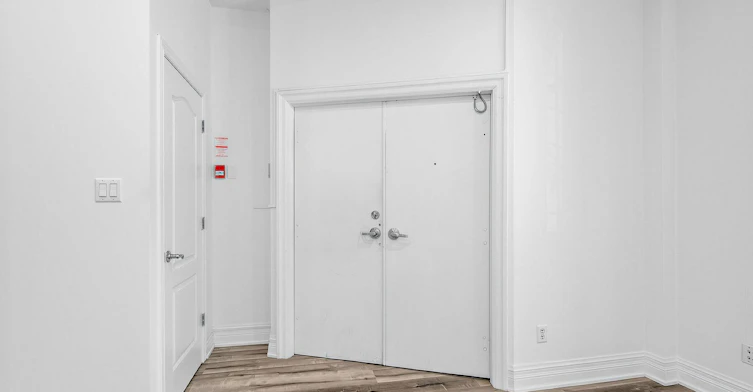 212 Carlton St Main, Toronto, ON, M5A 2L1 - 20