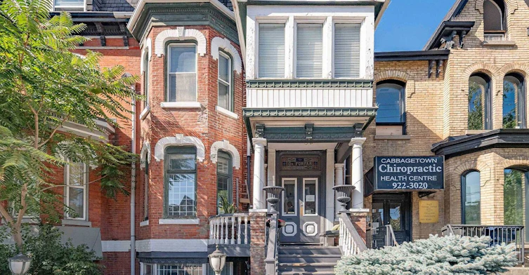 212 Carlton St Main, Toronto, ON, M5A 2L1 - 2