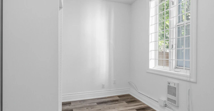 212 Carlton St Main, Toronto, ON, M5A 2L1 - 16
