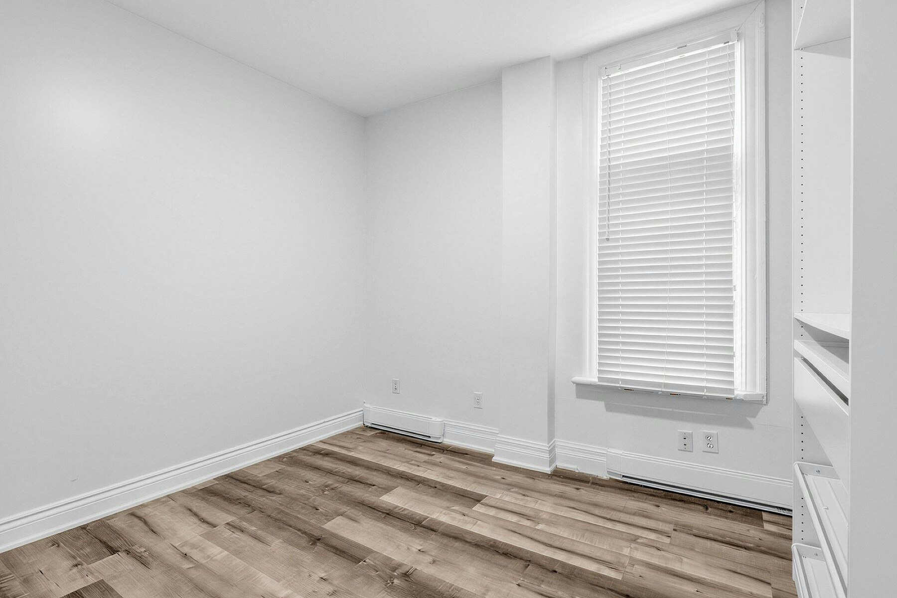 212 Carlton St Main, Toronto, ON, M5A 2L1 - 19